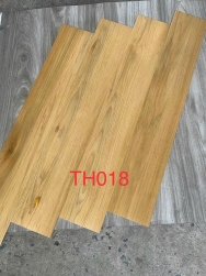 SÀN NHỰA CÓ KEO SẴN TH FLOORING TH018